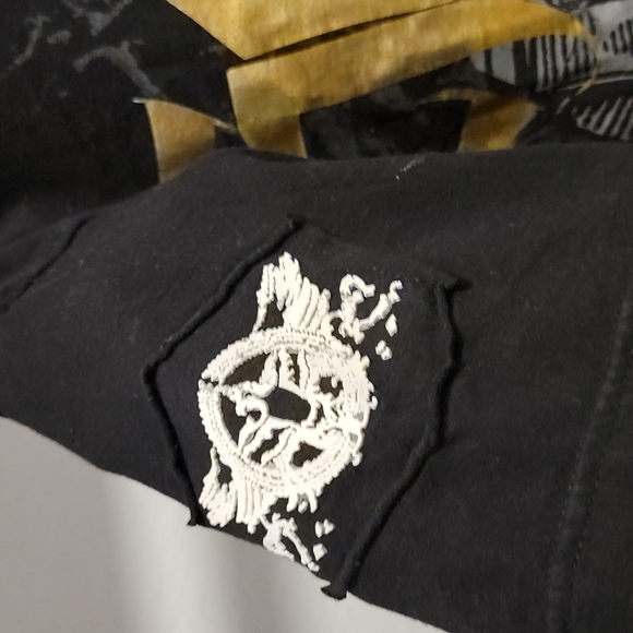 Men's Large T-shirt - Picture 5 of 8